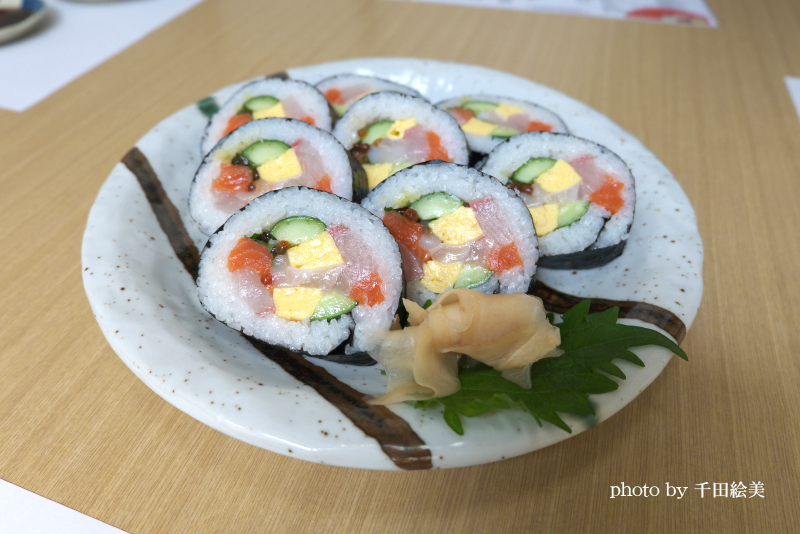 花善名物「海鮮太巻き寿司」