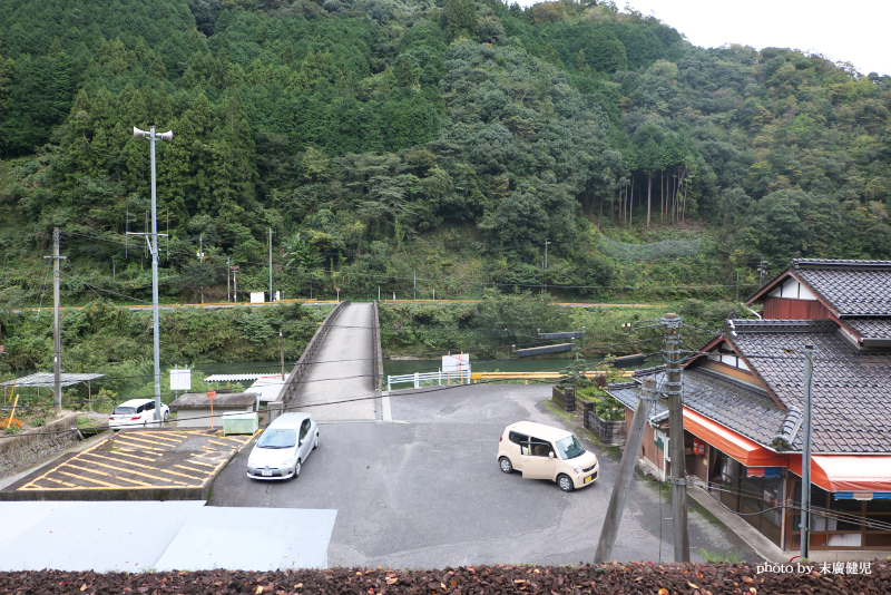 椋野駅待合ベンチから眺めた風景