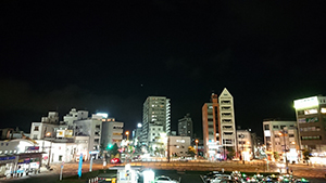 梅雨の晴れ間の一番星