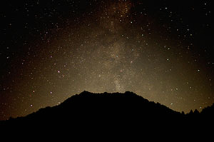 暮夜の蓮華山