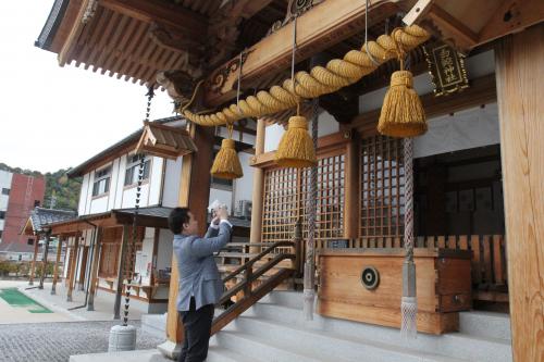 白蛇神社と名越さん