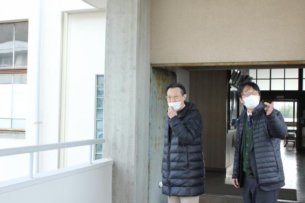 説明する大村校長先生の写真