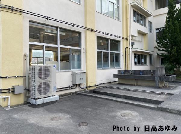 校舎裏の写真