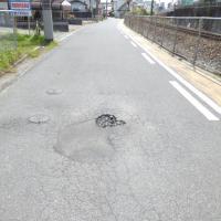 道路の穴