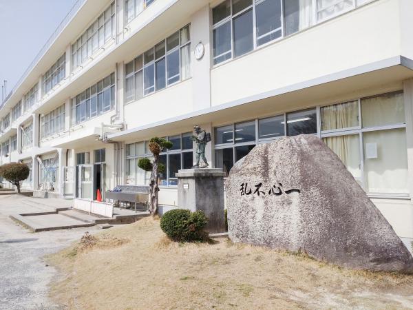 灘小学校校舎写真