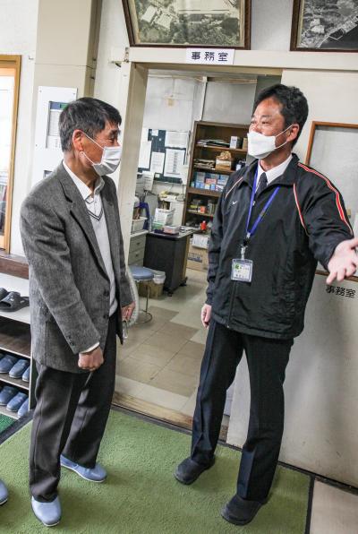 繁吉教頭先生と西本先生の写真