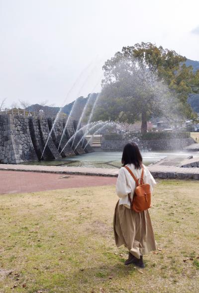 吉香公園を歩くすずきえりなさんの写真