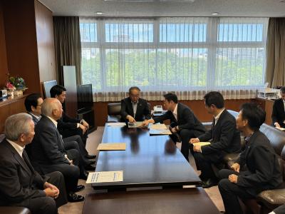 吉岡事務次官