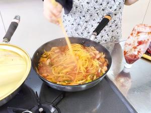 鍋ひとつでナポリタンスパゲッティ