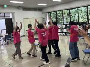 全体交流研修会で勝利したチーム