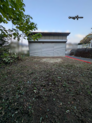 倉庫側広場（正面）