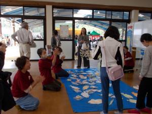 母推の魚釣りゲームの様子の写真