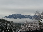 雲海に浮かぶ蓮華山（冬）