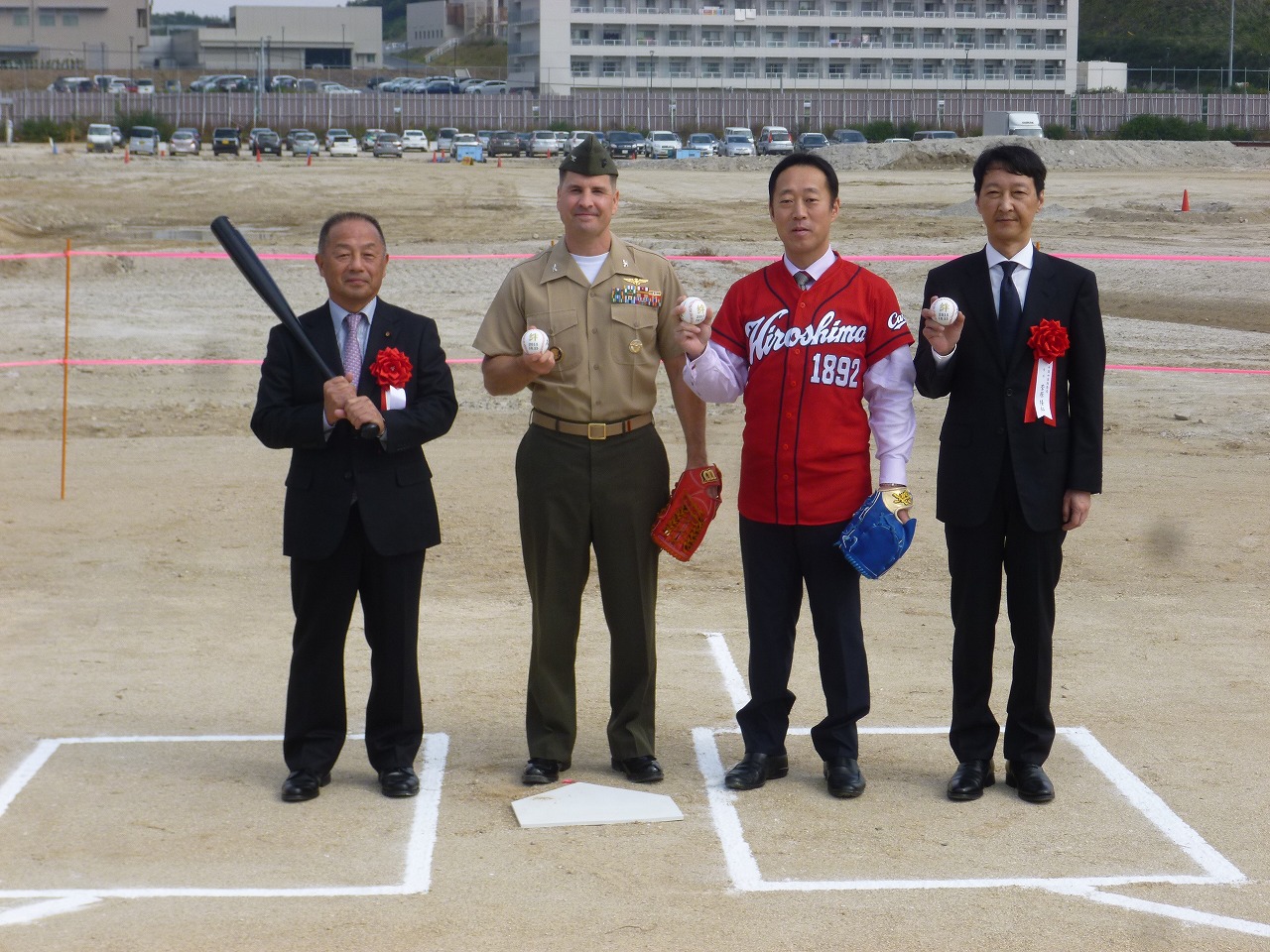 米軍岩国基地のロバートＶ．ブシェー司令官と岩国市の皆さん