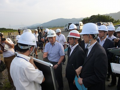 村岡知事の岩国視察その２