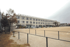 麻里布小学校の画像1