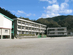 美川小・中共用グラウンドの画像