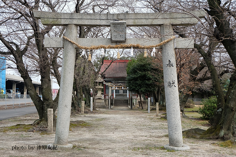 敷地内の神社の写真