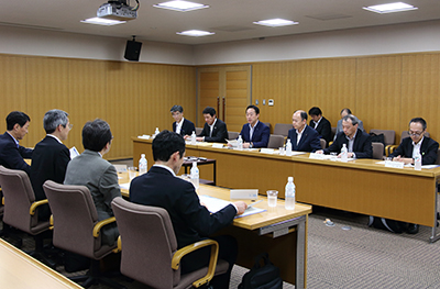 福田市長が協議会の議長を務めた