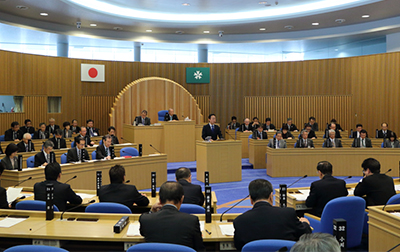 市議会全員協議会の様子
