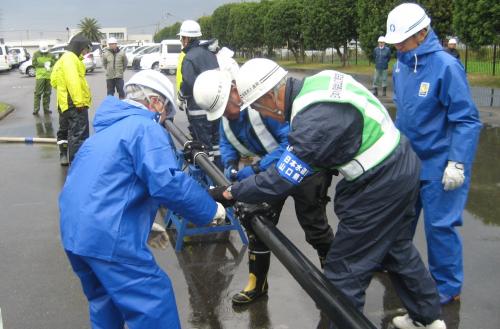 漏水修理訓練の様子