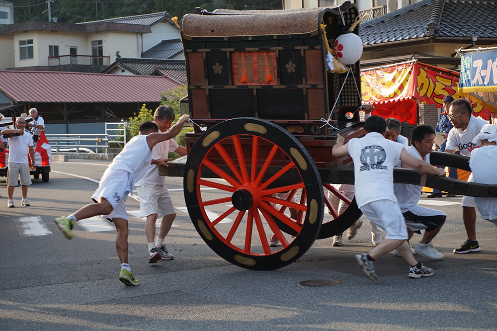 男の神輿