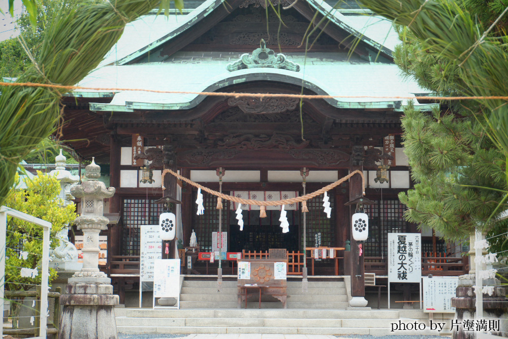 椎尾神社の前