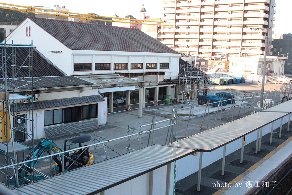 改修中の岩国駅の外観